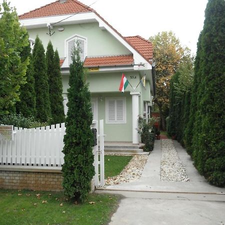 Csokonai Guesthouse Zamardi Luaran gambar
