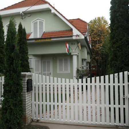 Csokonai Guesthouse Zamardi Luaran gambar